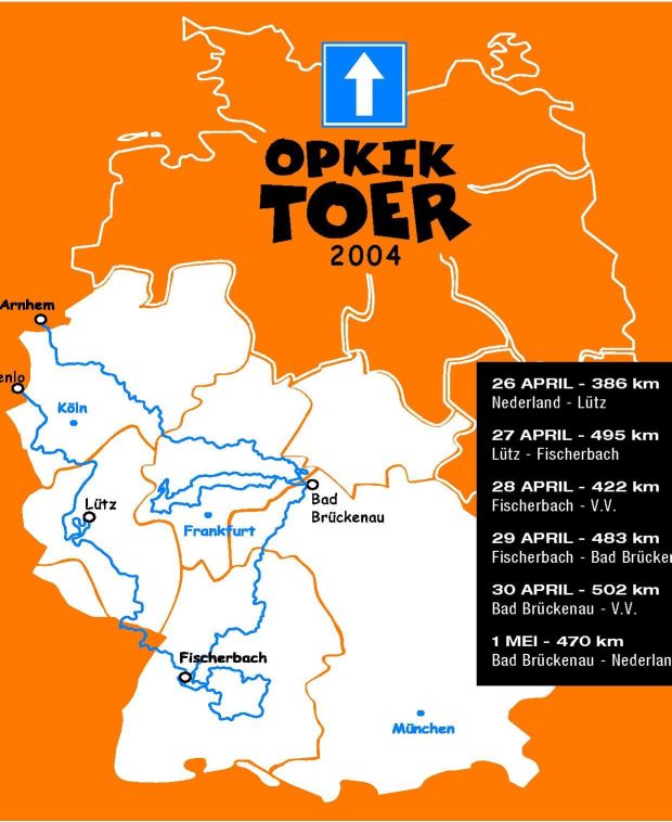 De route van 2004 op het t-shirt